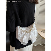 法式小众包包女2023新款潮高级感时尚腋下包可爱蝴蝶结珍珠斜挎包