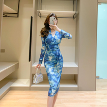 蓝色水墨印花连衣裙2024春季新款高端时尚系带网纱收腰包臀一步裙