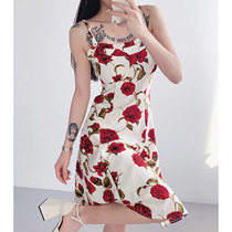 M4809红色碎花吊带连衣裙女春夏2024新款高级感气质法式度假长裙