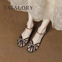 TATA LORY女鞋法式拼色包头凉鞋女夏一字带镂空粗跟平底罗马女鞋