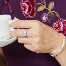 足银戒指女小众设计银饰素圈戒指满天星指环送妈妈生日的礼物首饰