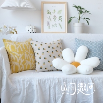 六瓣花抱枕绣花靠枕ins风雏菊花瓣花朵花型床头客厅沙发靠垫黄色