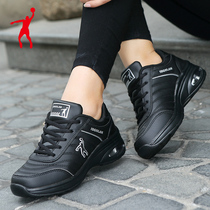 乔丹格兰春季黑色旅游鞋轻便妈妈鞋女士运动中年皮面休闲防滑波鞋
