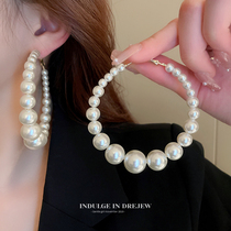 白色珍珠耳圈韩式高级感气质小众个性耳环设计感洋气新款耳饰女