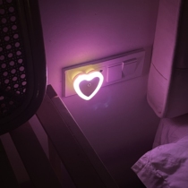 “爱心光控小夜灯”卧室 节能灯触碰发光插电式床头灯创意氛围灯