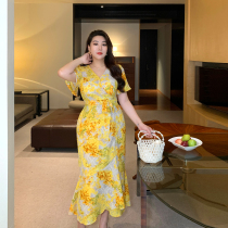 GLEC高端<em>大码女装夏装</em>2024年新款金黄色花卉法式战袍度假风连衣裙