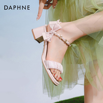 达芙妮凉鞋女夏季2024新款粗跟高级感白色仙女配裙子一字带高跟鞋