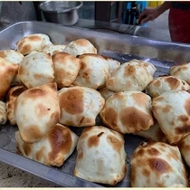 喀什烤包子新疆特产羊肉正宗馕坑烤包子酥皮早餐羊肉烤包子10个