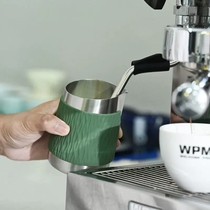 WPM/惠家拉花缸 450ml 咖啡拉花杯 奶泡杯奶缸不锈钢尖圆嘴胶套款