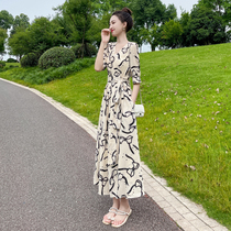 碎花连衣裙女夏季2024年新款韩版高级感裹身温柔法式气质长裙超仙