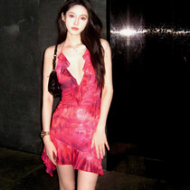 纯欲风辣妹红色吊带连衣裙V领气质高级感礼服裙三亚海边度假裙子