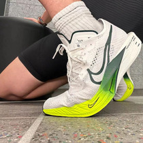 Nike耐克ZoomX Vaporfly碳板鞋男子竞速马拉松跑步鞋FQ7676-100