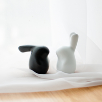 陶瓷可爱黑白兔子创意家居动物摆设桌面装饰摆件兔年新年礼物一对