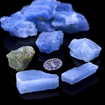 包邮天然蓝色方解石与磷灰石与粒硅镁石与橄榄石矿物晶体原石摆件