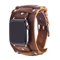 适用苹果7/6/5/4代2022春季新款苹果表带iWatch智能手表配件真皮朋克风表带手环男