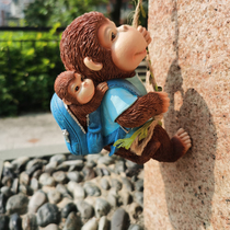 花园庭院摆件可爱大嘴猴子攀登爬树壁挂件户外民宿幼儿园造景吊件