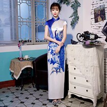 加长版青花瓷旗袍年轻款少女复古中国风新式宴会走秀旗袍式连衣裙
