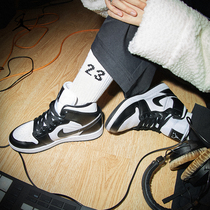 Jordan官方耐克乔丹AJ1板鞋女运动鞋春季中帮黑白缓震时尚DV0991
