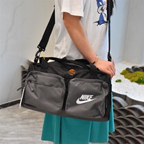 专柜正品Nike男女健身包单肩斜挎包运动旅行手拎桶包 BA6169-010